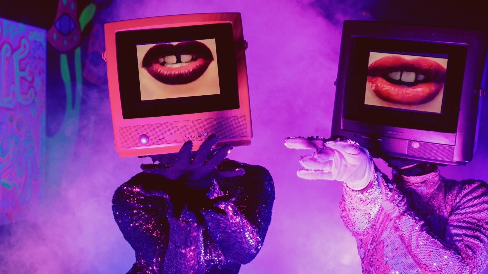 TV HEADS — Roaming performer, Performance Lab Ibiza