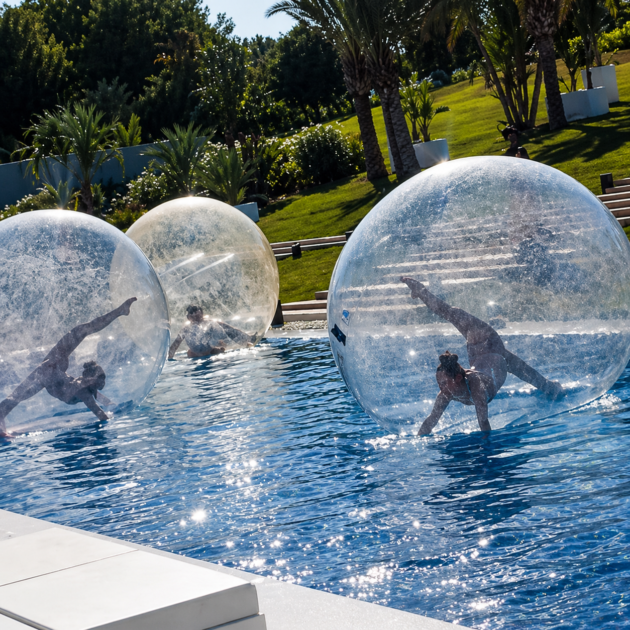 WATER BALL — Circus performer, Performance Lab Ibiza